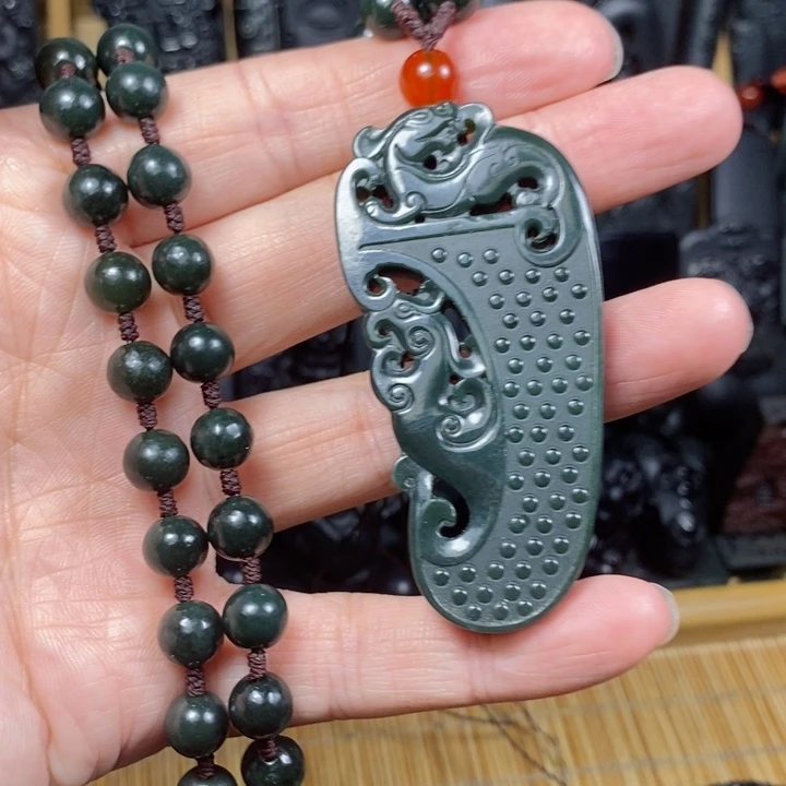 和田玉（青玉）颈饰未镶嵌