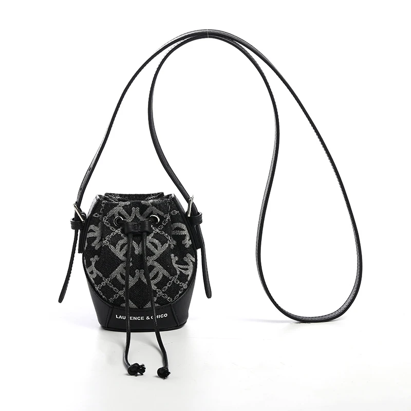 【CHICO专属福利】黒色logo锁链min 抽绳包C4AE10323074