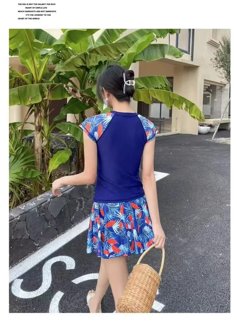 蓝色小花小裙女款平角潜水服