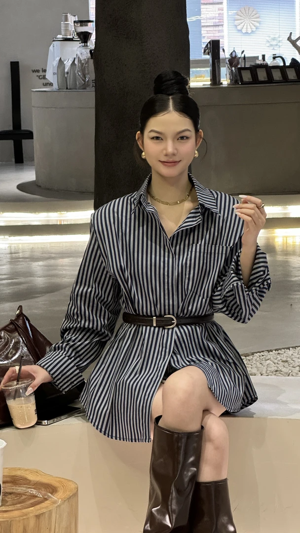 【棋棋怪怪】早秋新款时尚韩版街头男朋友风翻领竖条长袖衬衫