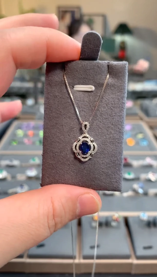 【闪购商品】蓝宝石吊坠(不含链)18K金镶嵌蓝宝石吊坠