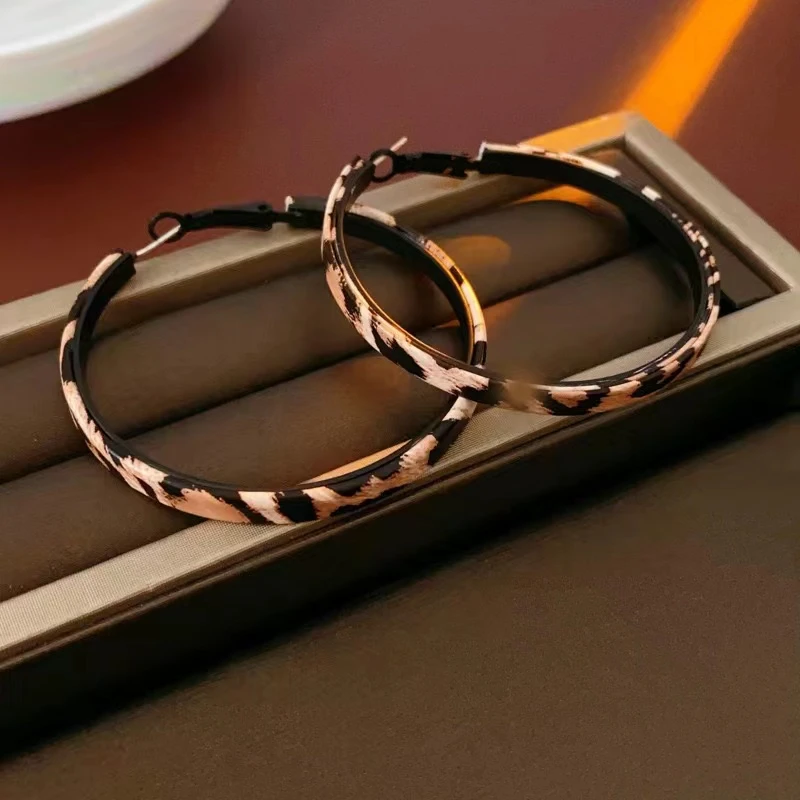 合金耳饰 豹纹耳环