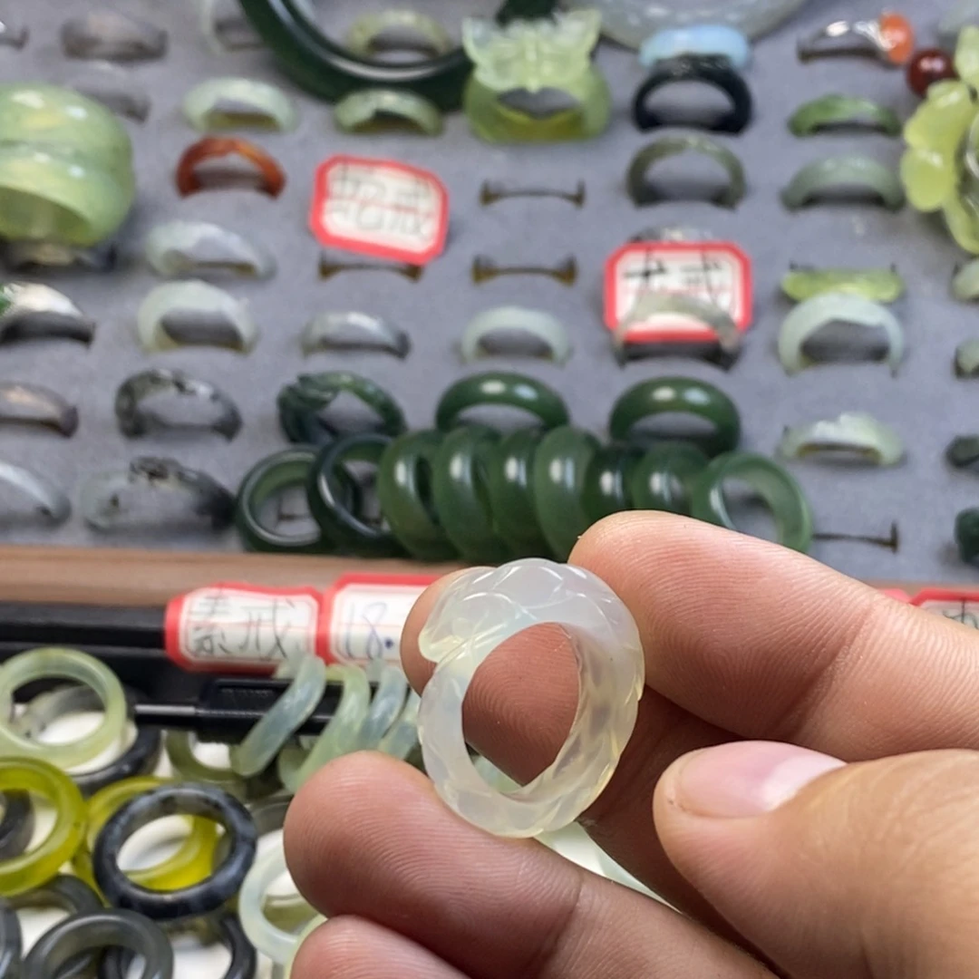 蛇纹石玉戒指未镶嵌?*.