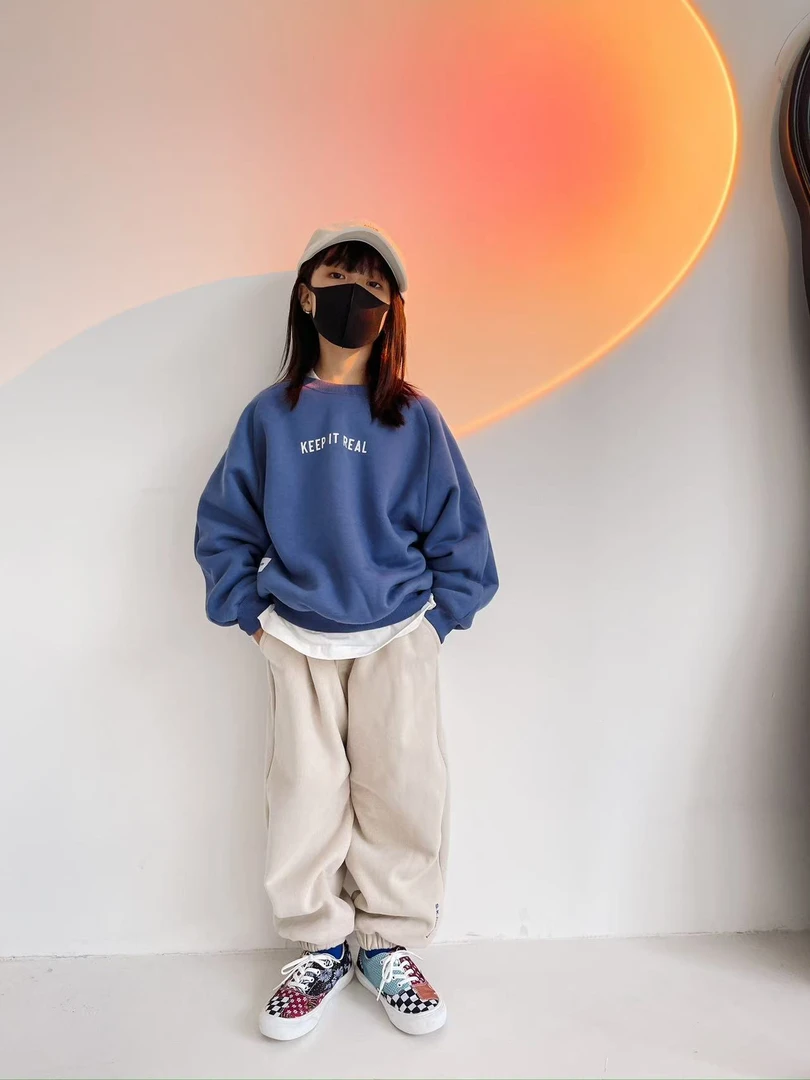 SPKT品牌冬款加绒后背标语卫衣蓝色