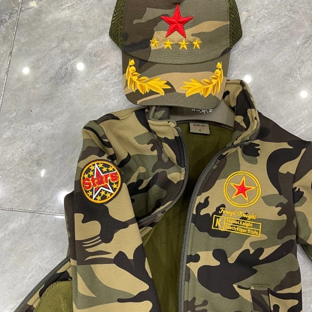 儿童秋冬新款男女同款加绒时尚休闲弹力迷彩套装(不包括配饰帽子)