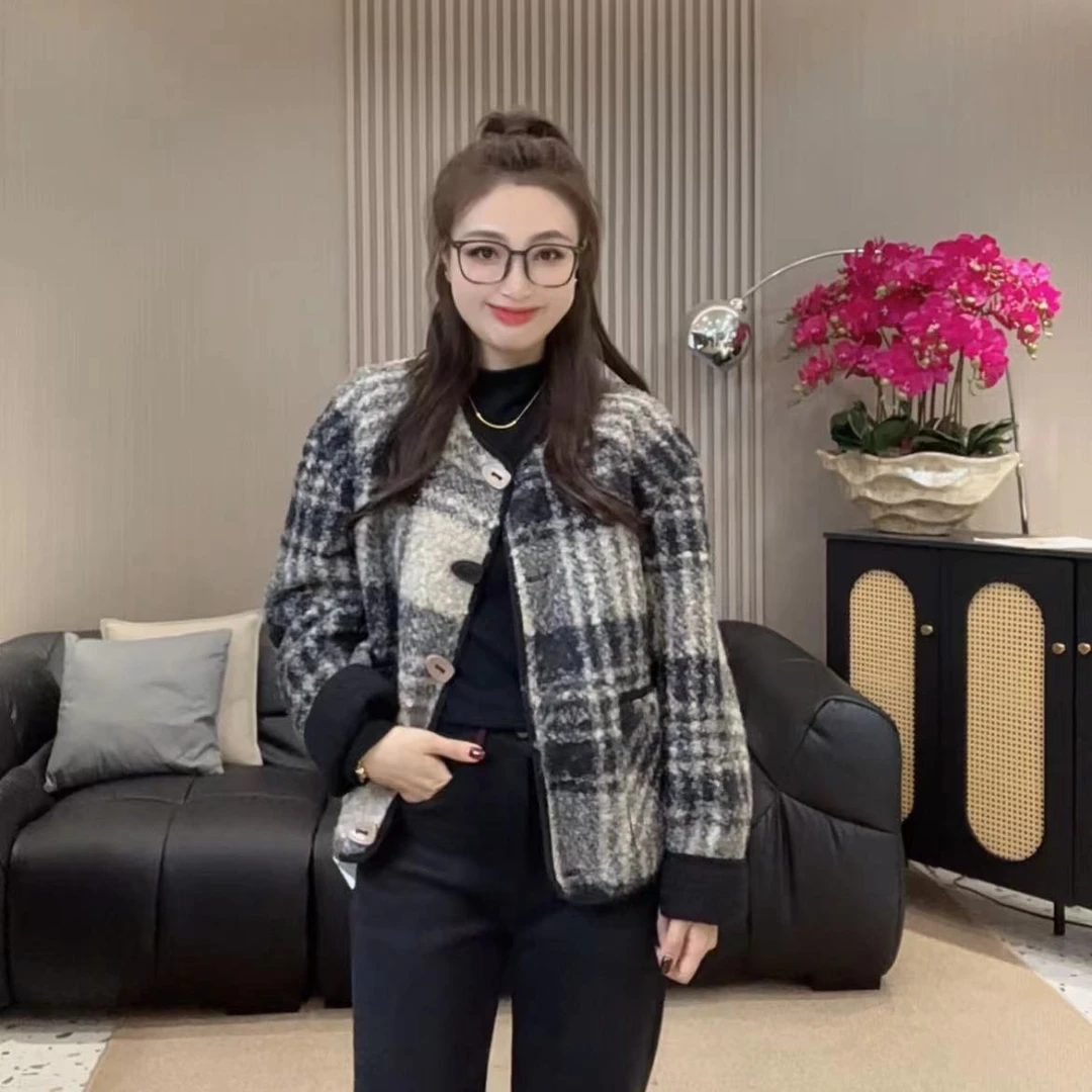 【欧加粒粒】秋冬季时尚百搭显瘦拼色扣两口袋外套 CJ24101717