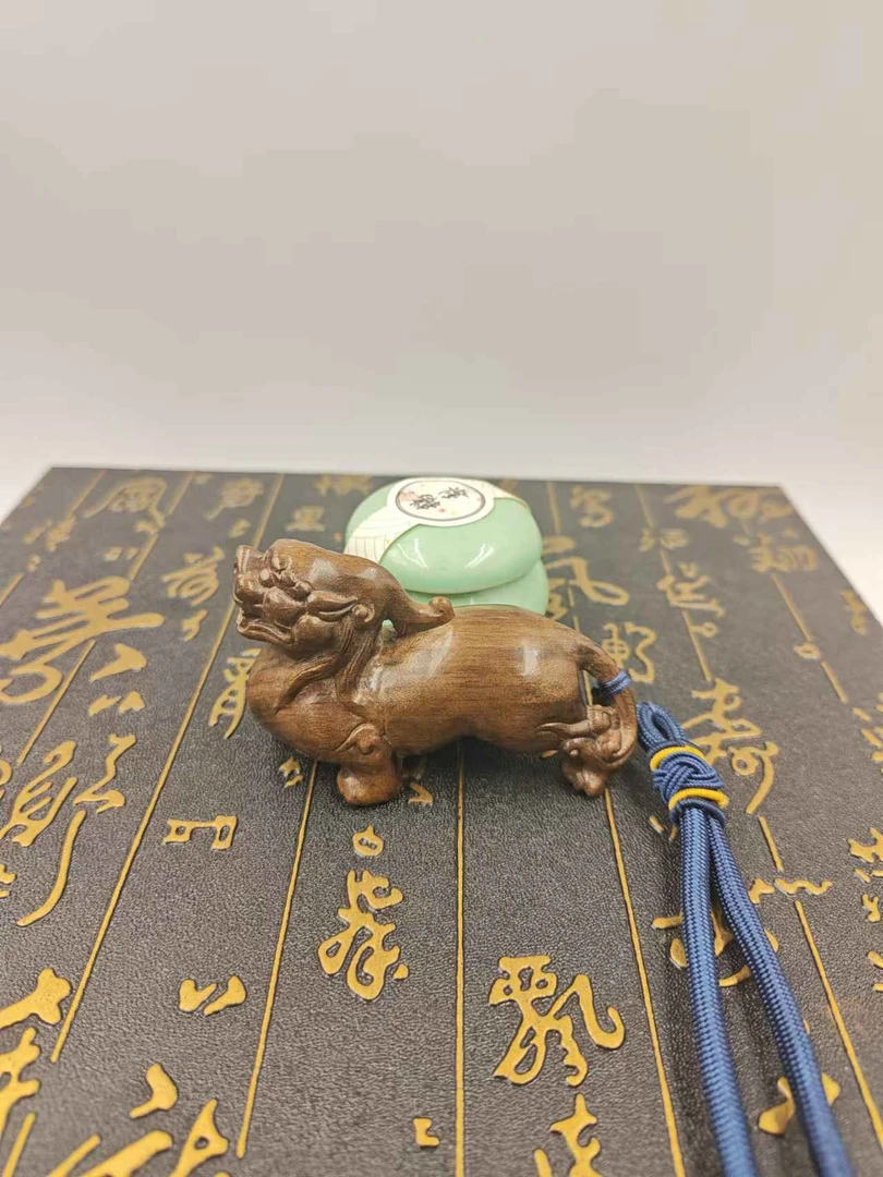 金丝楠木貔貅手把件（阴沉）