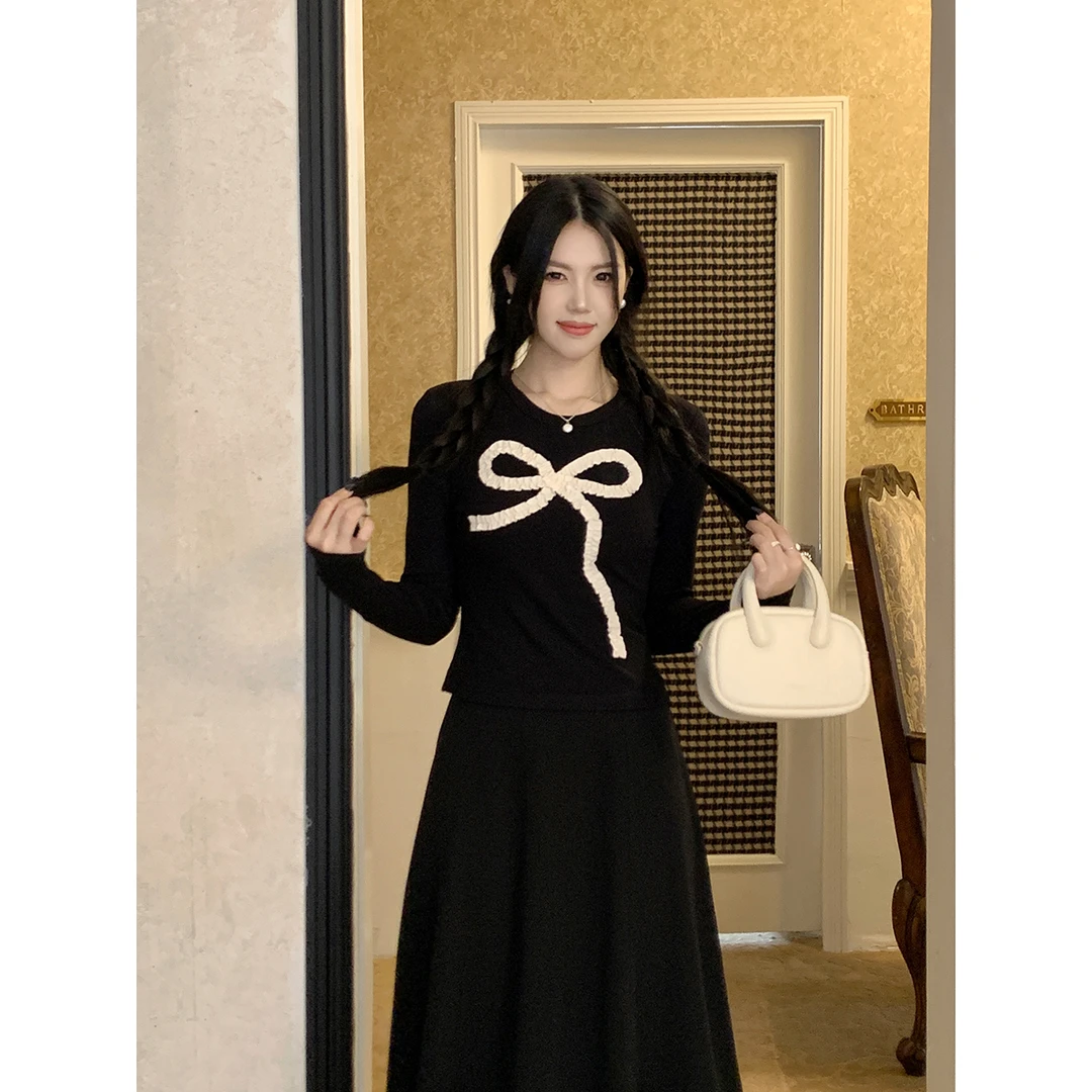 【尼罗河】多多2024秋季新款立体织带蝴蝶结拼接撞色针织上衣T恤女