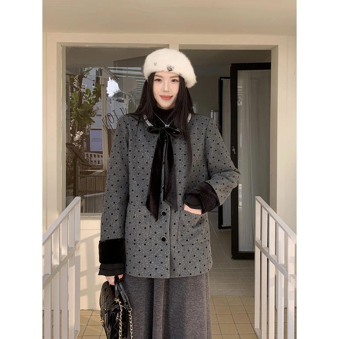 【富千金】甜辣多多2024冬季新款植绒烫银丝绒袖口羽绒内胆毛呢外套