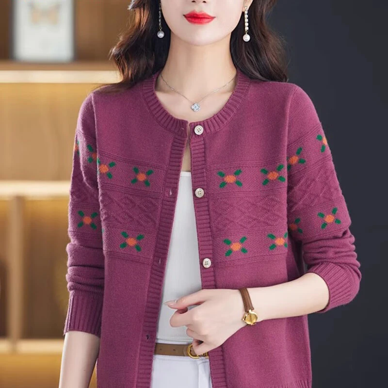 女士圆领短款韩版长袖针织开衫2025春秋新款绣花毛衣外套洋气外搭