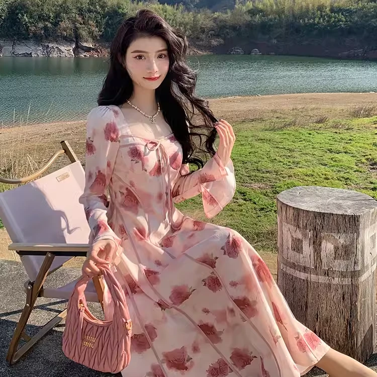 薇宝儿-【桃桃乌龙】法式早秋新款气质显瘦收腰连衣裙-3V176K