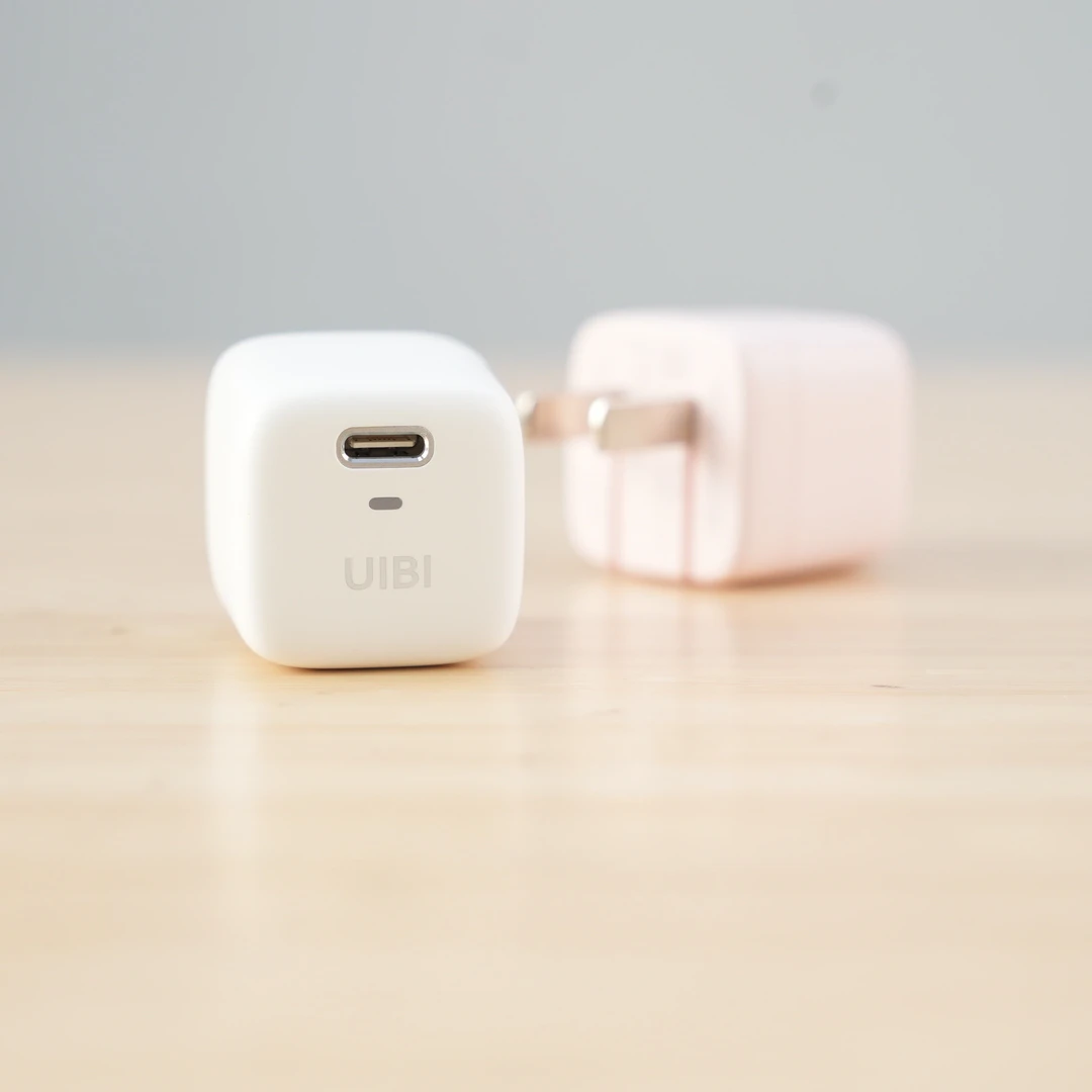 准新品  UIBI柚比33w充电器头适用于苹果手机平板type-c快充插头