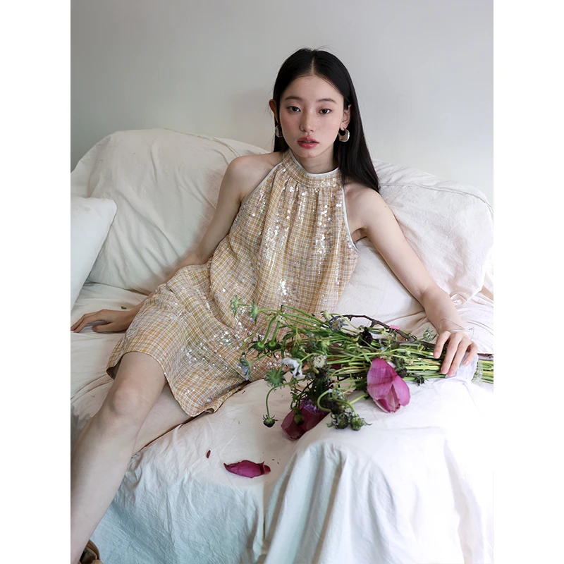 闪闪亮片挂脖小众设计感显瘦A版挂脖无袖上衣