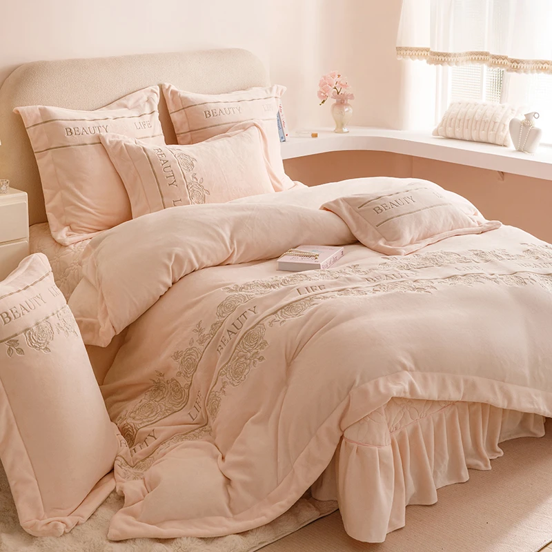 【高端品质】精美刺绣牛奶绒四件套夹棉加厚床盖款保暖公主风床品
