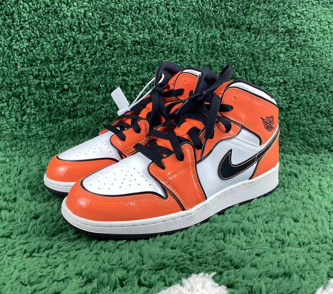 40码 AJ1 GS 白橙扣碎 公价609  篮球鞋编号A352