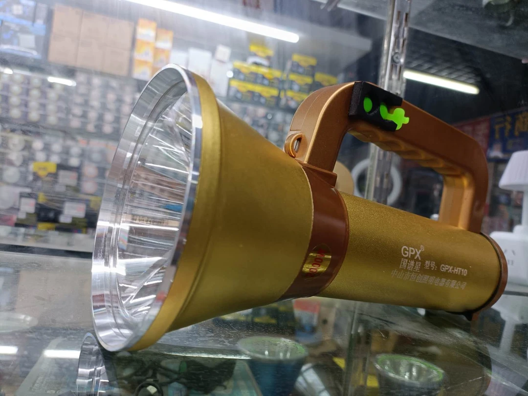 高亮度新款铝合金手提灯 进口灯珠 进口电池