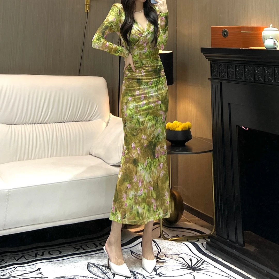 气质女人味轻奢V领长袖春日画报显瘦包身修身时尚百搭鱼尾连衣裙
