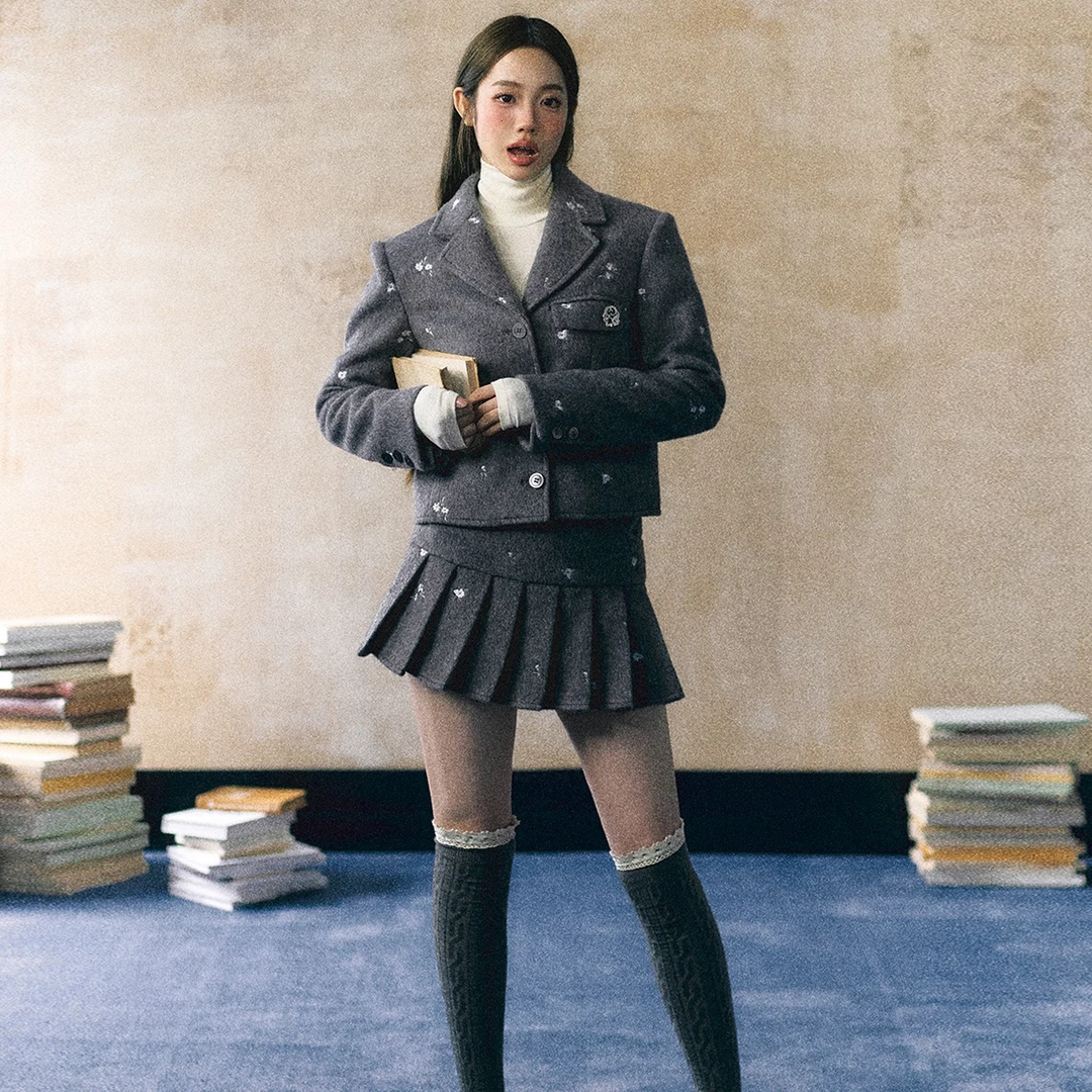 【LaluneDuCiel】LLDC 显瘦时尚秋冬复古花朵刺绣半裙