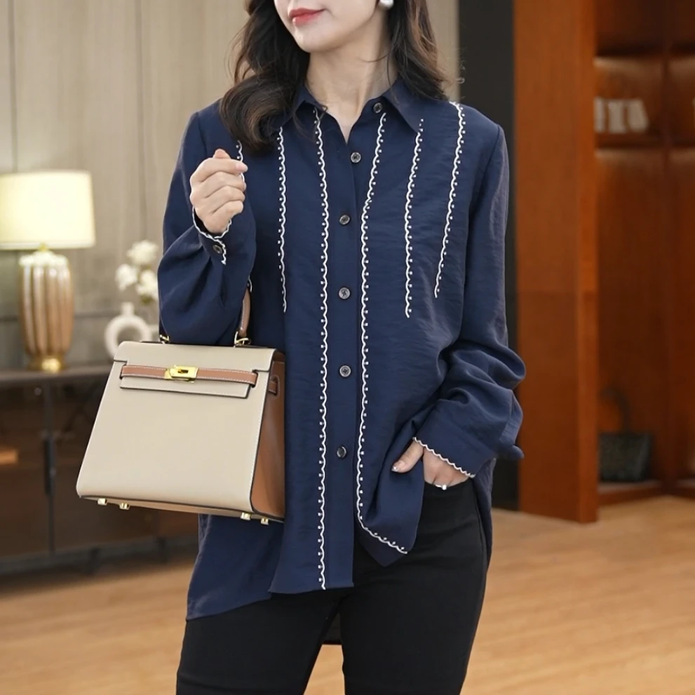 【衣品乐原创】 欧洲站大码秋季刺绣翻领长袖衬衫女宽松DUB4061