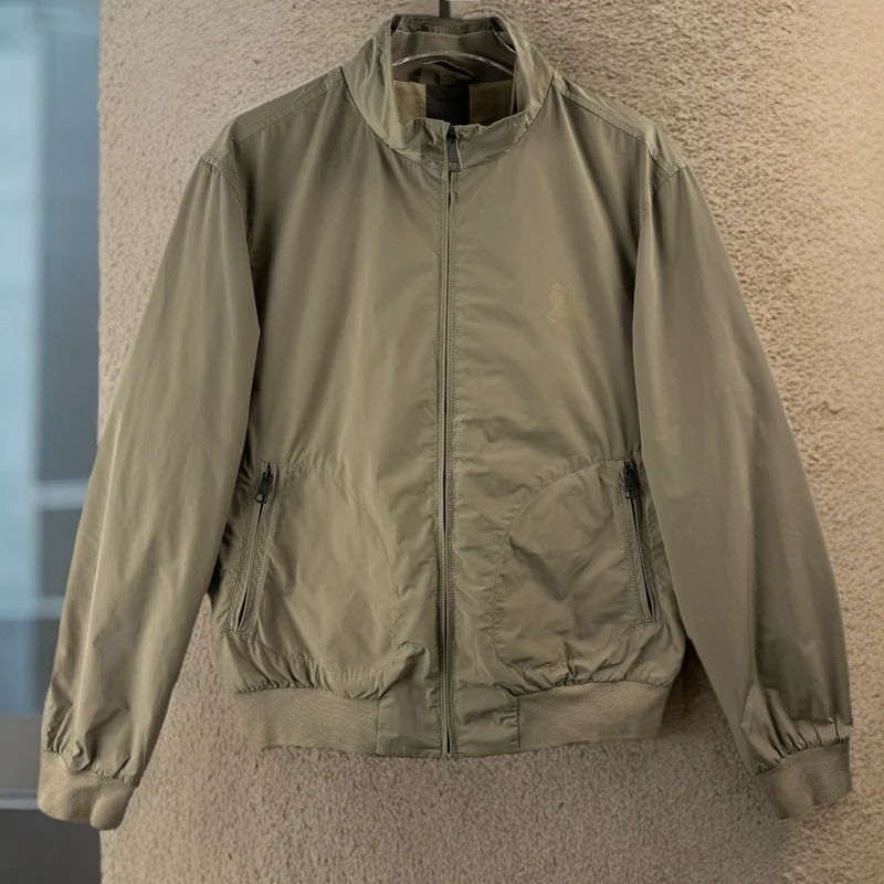 99新 10266378 Burberry 博柏利 浮雕战马男款冲锋衣夹克外套 L码