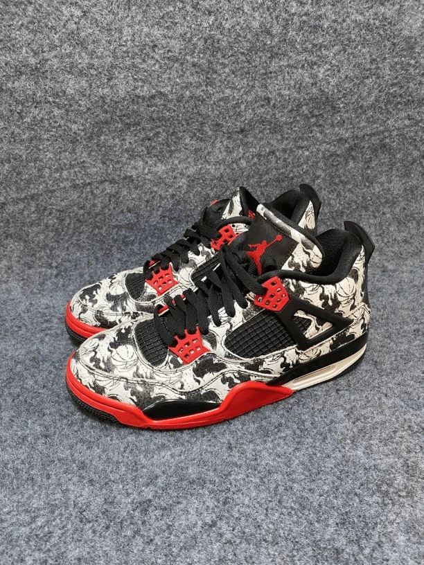 40.5码 AJ4 中帮篮球鞋 成色新 公价2629