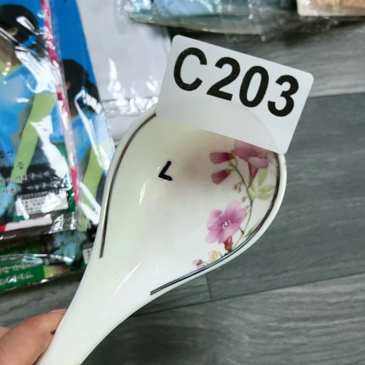 瓷片………………～～～～～～～～发6个