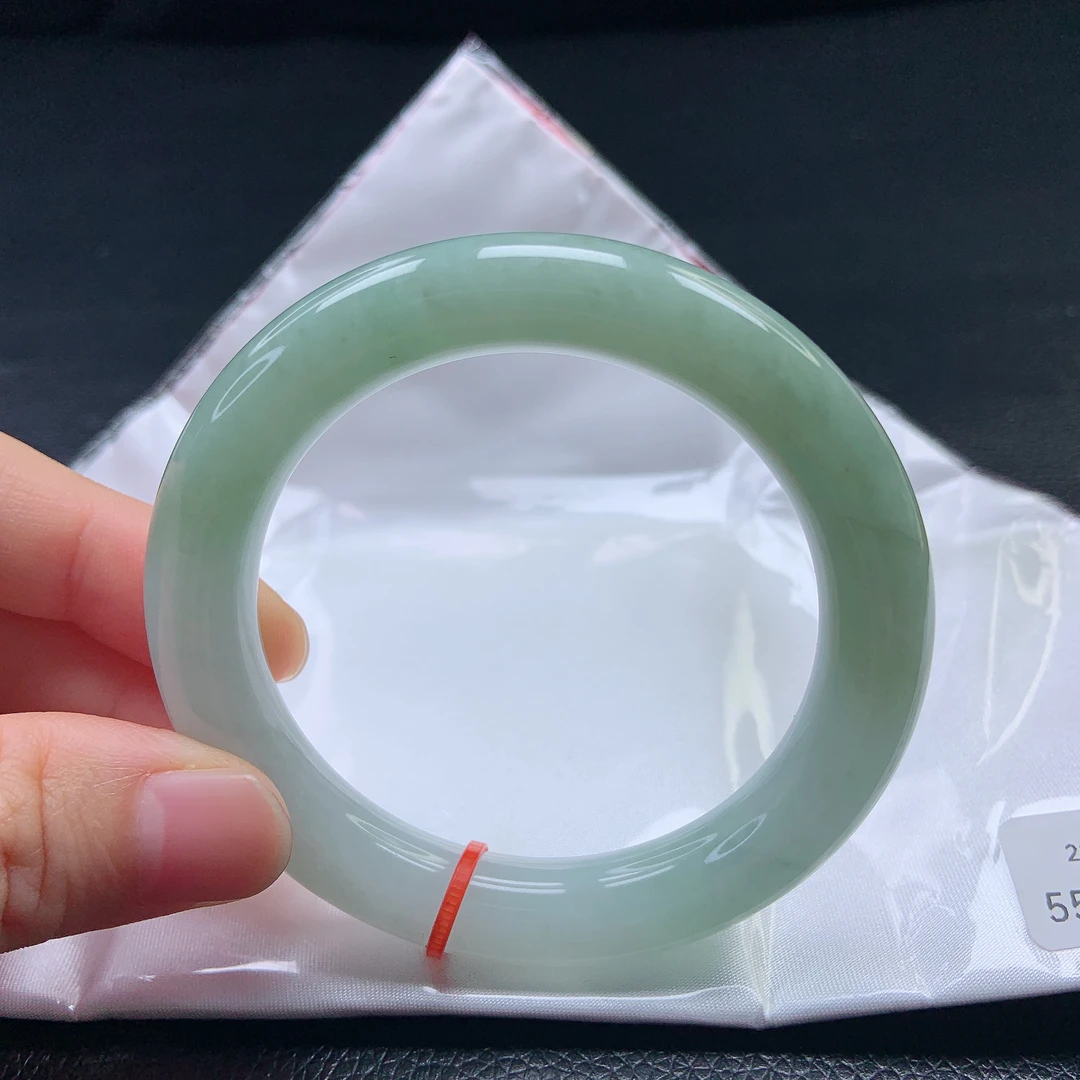 55➕圈缅甸天然a货翡翠冰种胶感带绿半山水圆镯浅绿女款