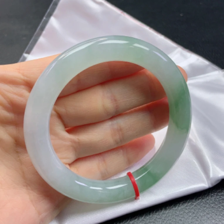 56➕圈口冰种带绿翡翠圆条手镯缅甸天然a货清爽时尚百搭款