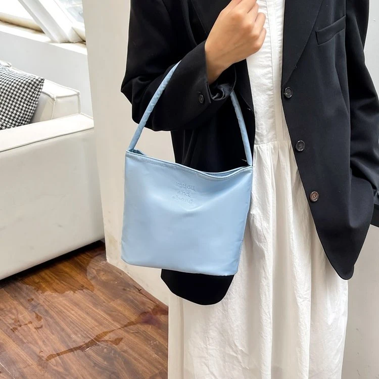 MAKE A PILE大容量简约手提包9806