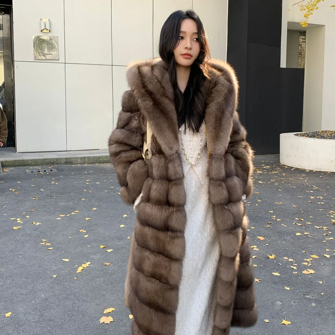 俄罗斯紫貂本色女款24新皮草冬季时尚外套大衣显瘦连帽整貂满天星