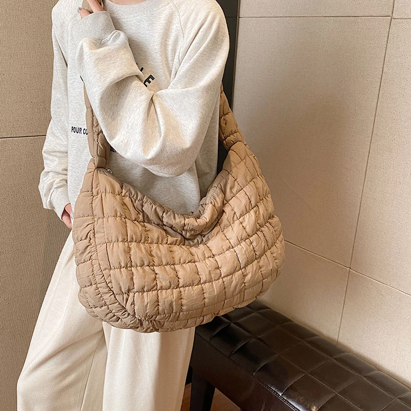 小众包包女2023新款潮褶皱云朵包休闲单肩斜挎包洋气大容量饺子包