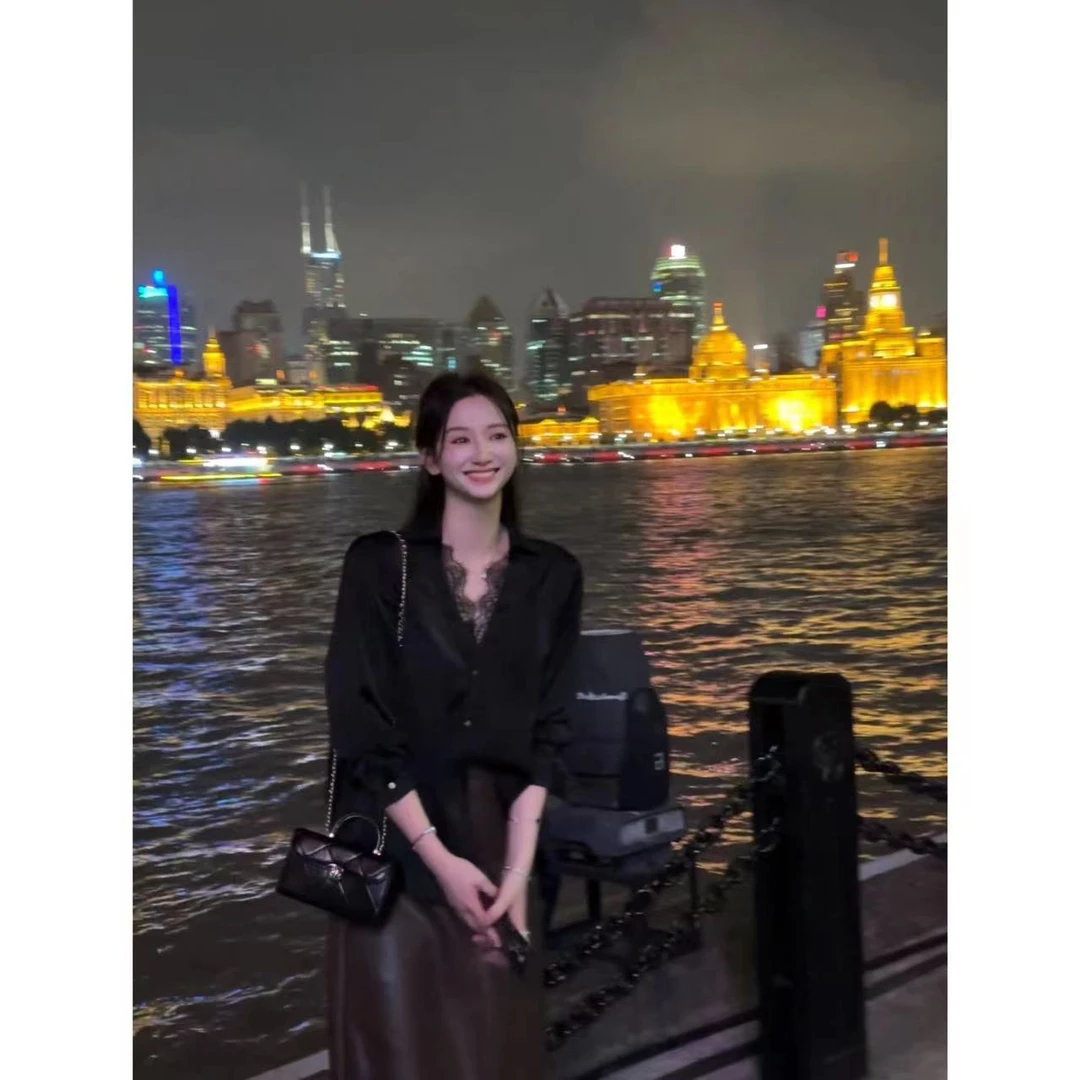 JING【气质配方】克莱因蓝领口拼蕾丝宽松显瘦上衣