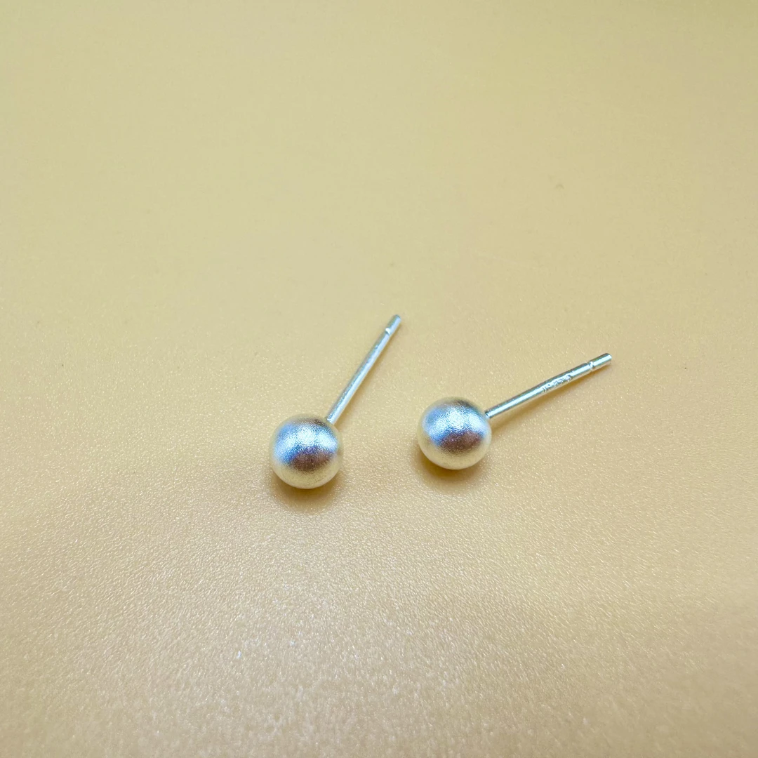 足银耳饰 小圆钉   足银圆豆豆柔光简约时尚精致养耳洞耳钉