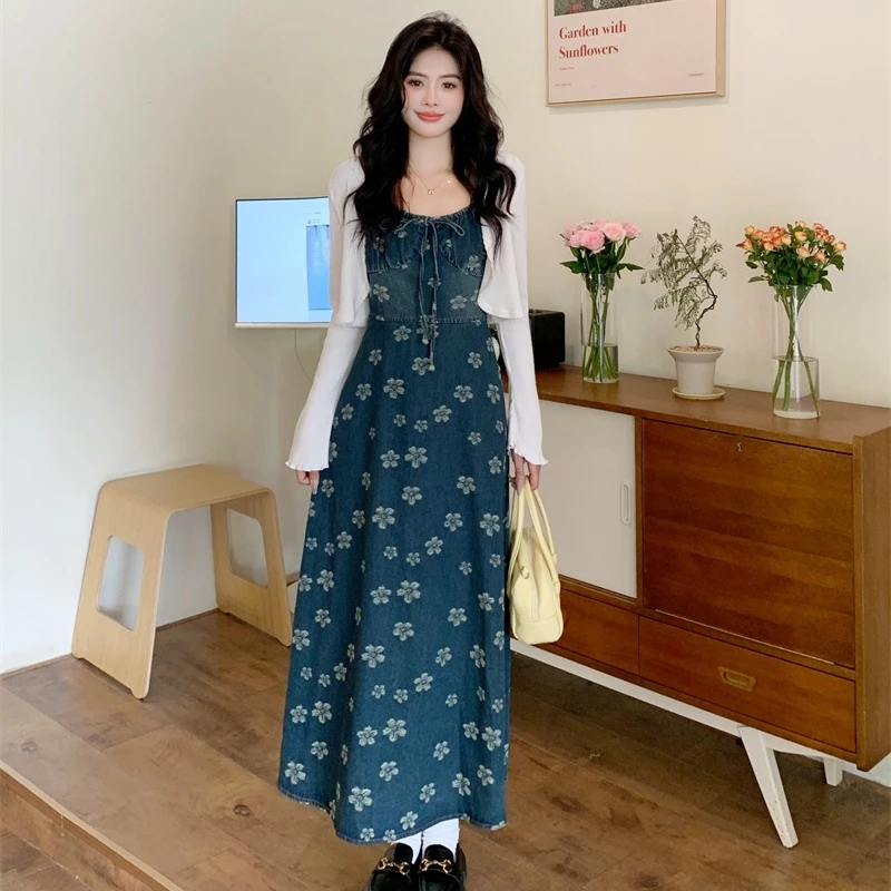 2024年秋季大码女装赫本风重工花朵牛仔吊带连衣裙女+开衫两件套