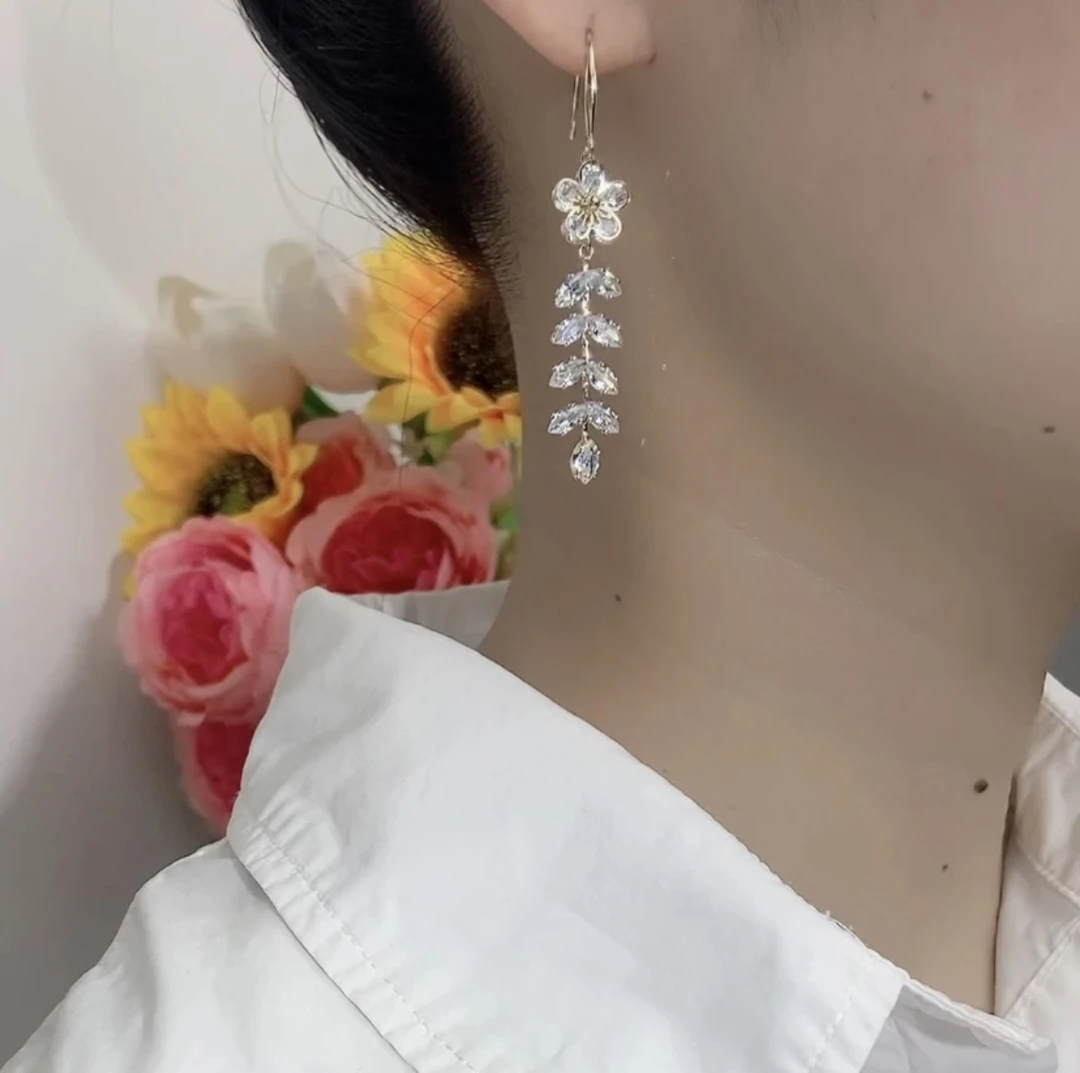 铜合金合成锆石耳饰 满锆石轻奢高级感麦穗流苏耳环女设计感Z070