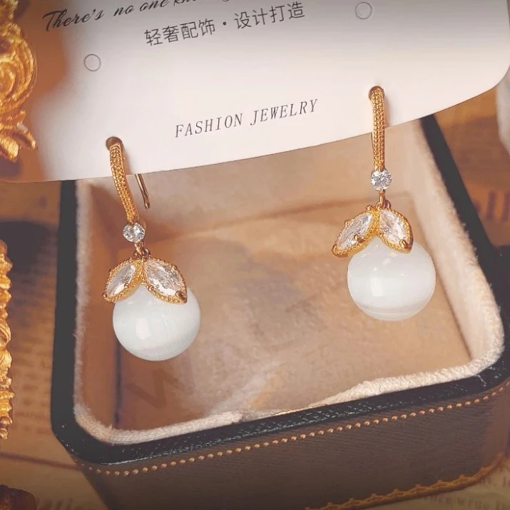 铜合金仿珍珠耳饰 s925银针满钻树叶小众设计感气质女耳坠Z052