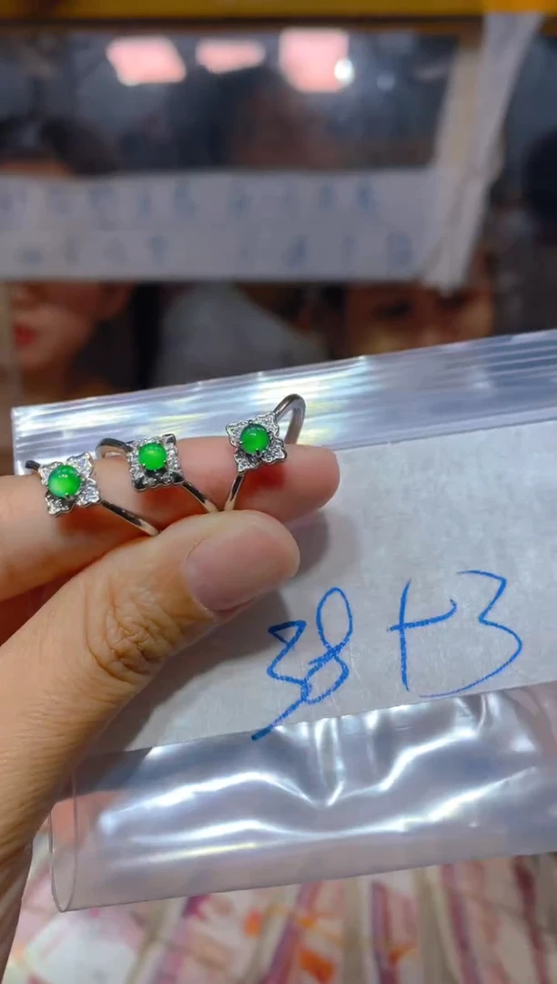【闪购商品】定制翡翠未镶嵌30定制翡翠-多样性发货(发其一)