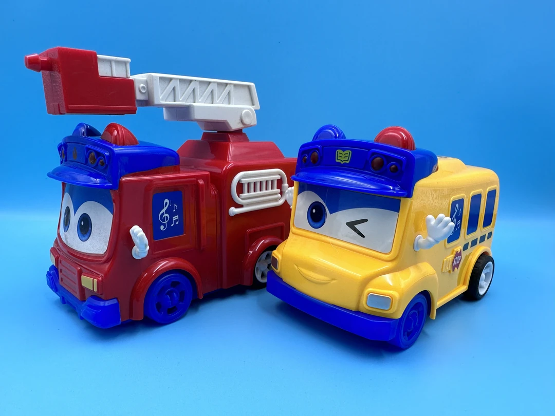 正版电动百变校巴儿童玩具声光巴士歌德消防警车男孩生女孩日礼物