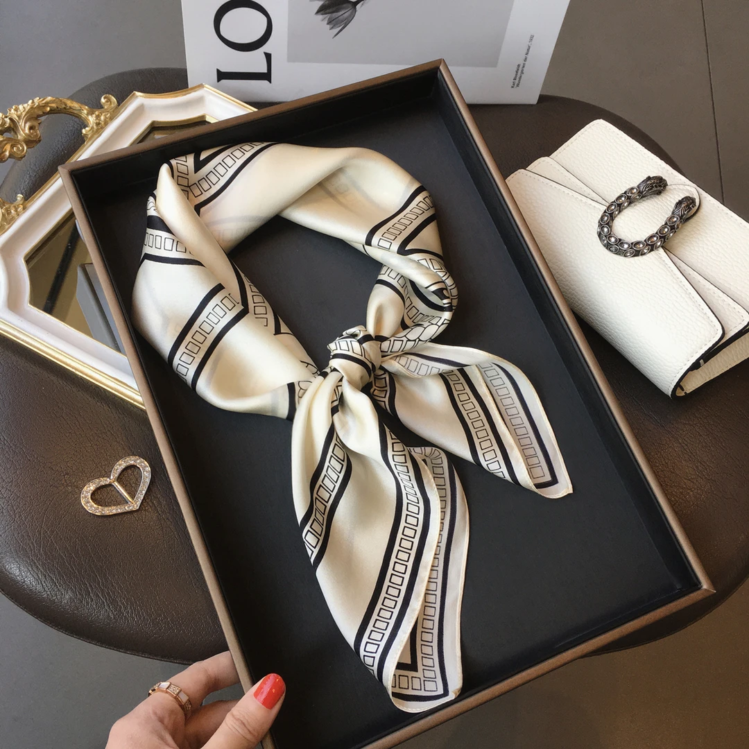 100%桑蚕丝围巾百搭经典锁链真丝丝巾杭州丝绸68m方巾春季披肩女