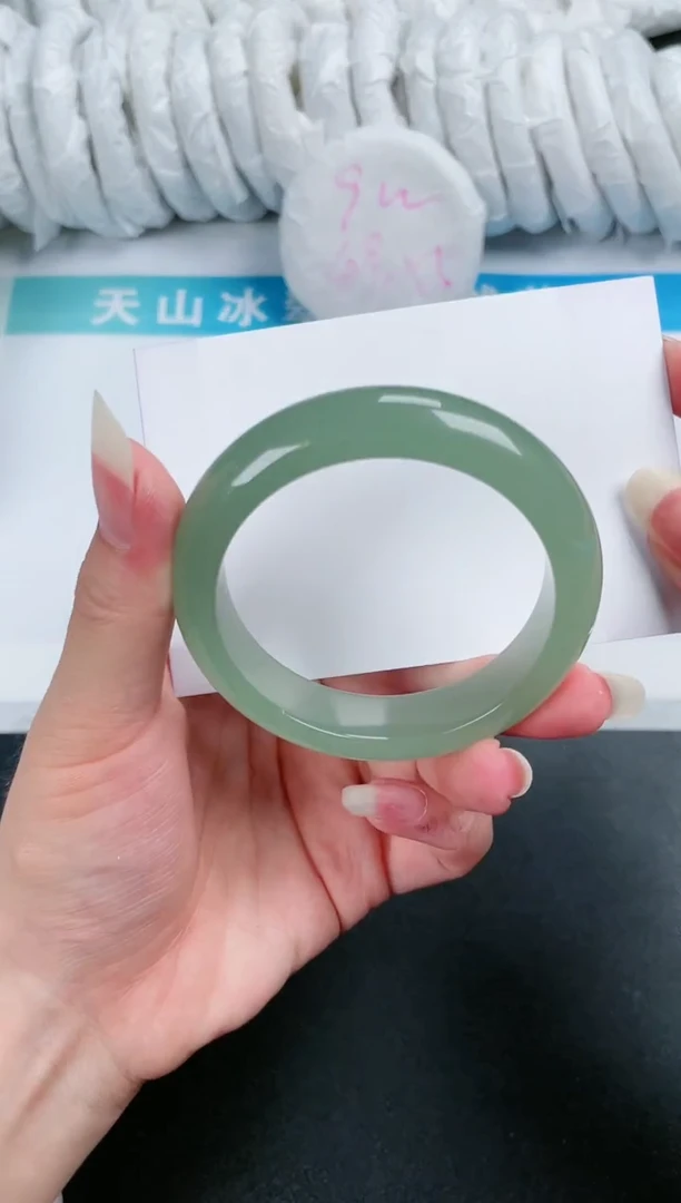 【闪购商品】石英质玉手镯未镶嵌239-52