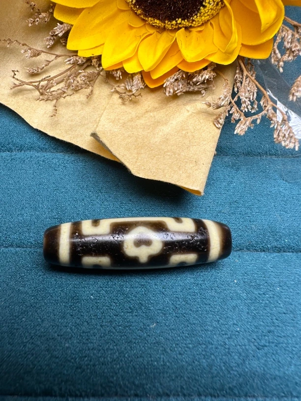 牙黄坛城菩提三眼珠 白芯工艺通体打光不透手绘图腾尺41.6×11.7mm