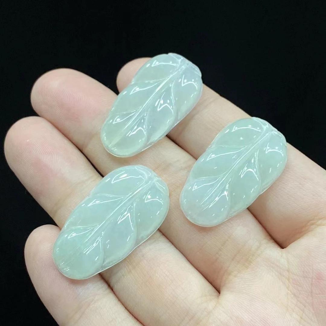 T0102-809-51翡翠吊坠（一件/多样性发/约29*16*3mm）Z