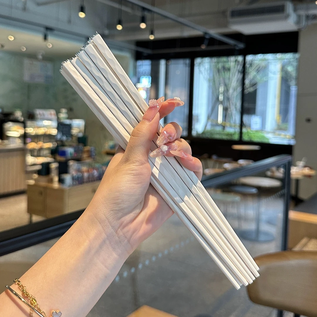 奶油白简约家用合金筷子网红轻奢高颜值防霉防滑创意防潮高档筷子