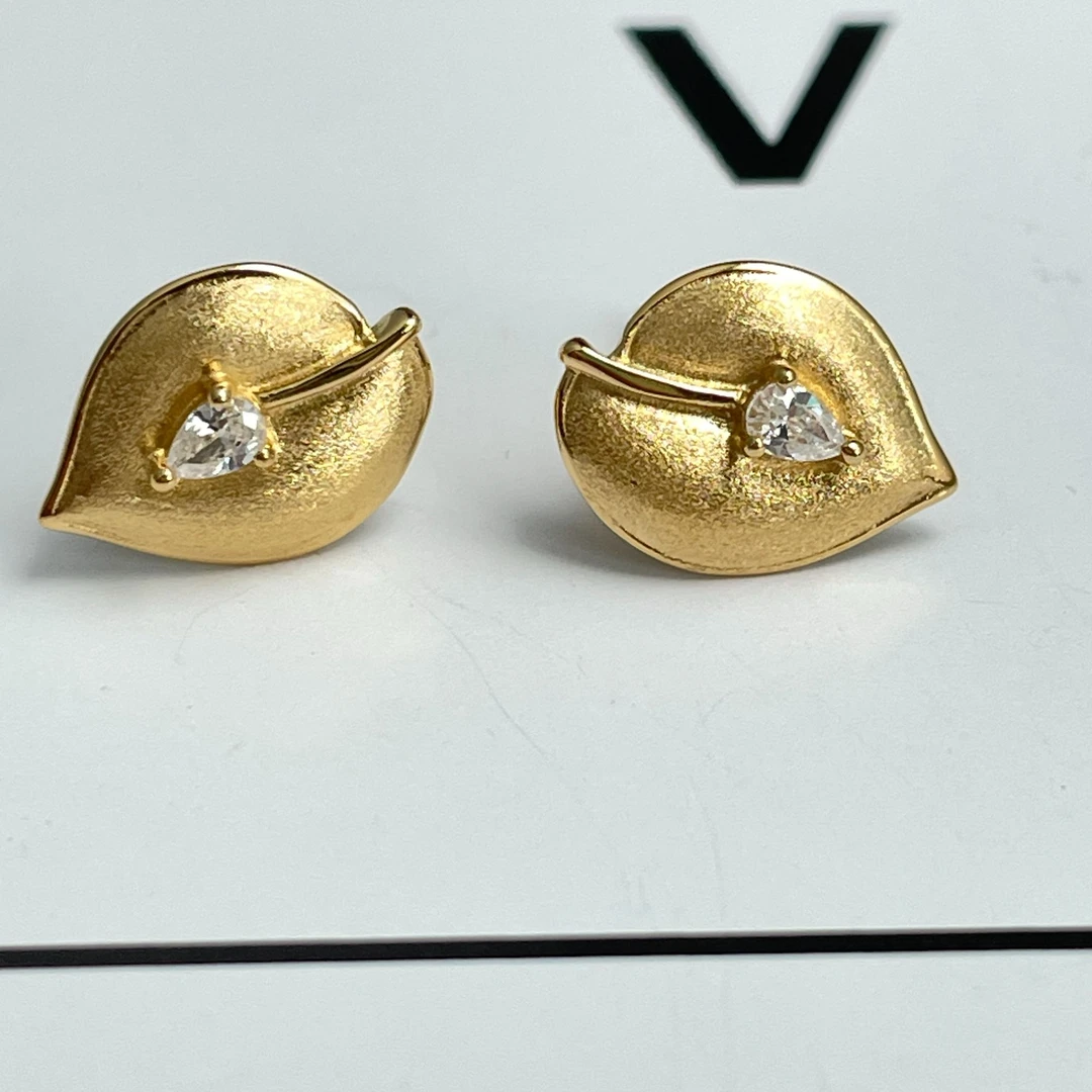 925银耳饰 新爆款点镶黄金叶电镀18K金耳钉百搭气质简约素款镶嵌