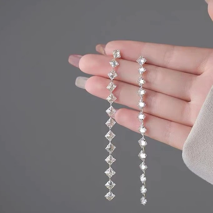 铜合金合成锆石耳饰 人鱼的眼泪-长款轻奢锆石甜辣女孩耳环耳珠