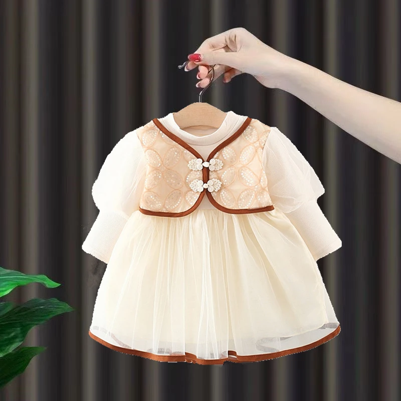 0-3岁2女宝宝春款连衣裙网红纱裙2024新款女童洋气公主裙周岁裙子