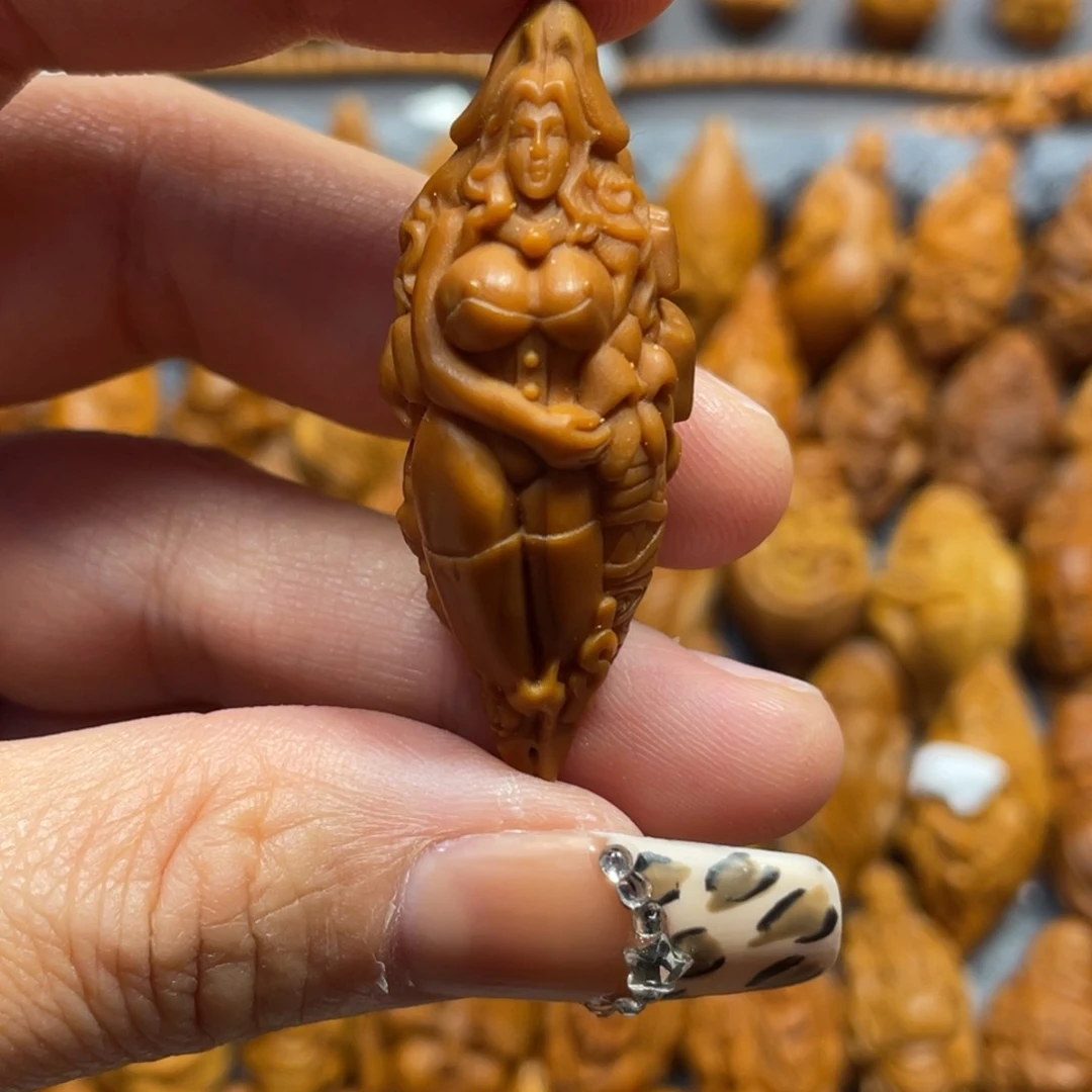 橄榄核吊坠兔女郎1310好好好