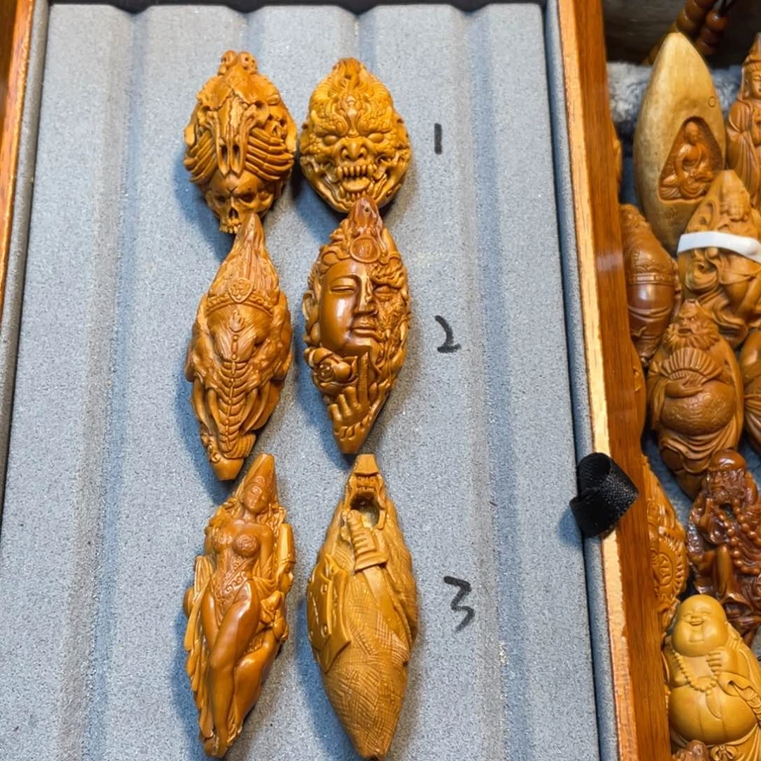 橄榄核吊坠手持黑白8880好好好