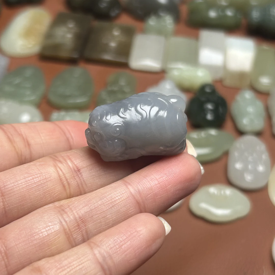 精品和田玉小挂件