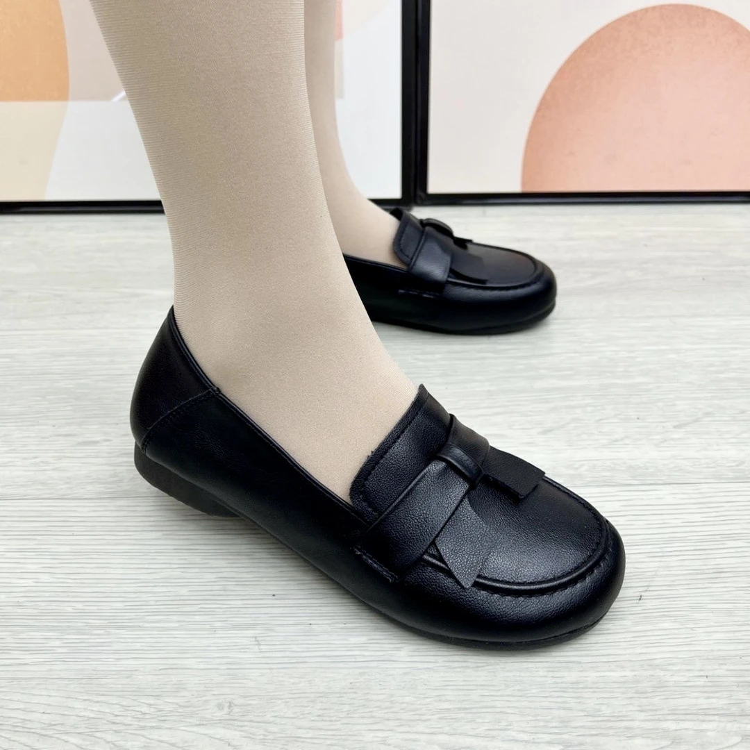 真皮手工女鞋2024春季新款低跟防滑民族风软底中老年妈妈鞋801